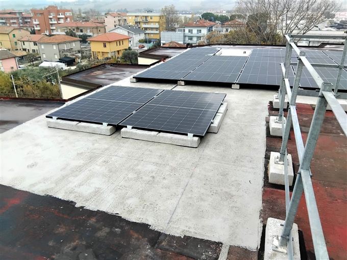 Fotovoltaico — tetto piano